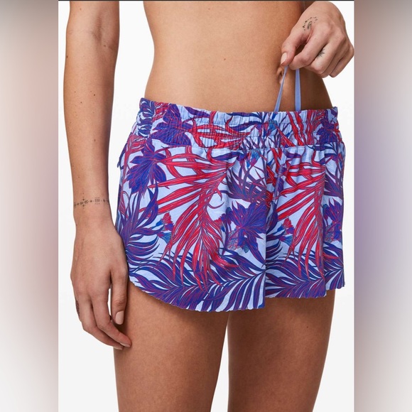 Lululemon Will The Wave Surf Short 2.5” Mini Twisted Tropics Hydrangea Multi sz6 - Picture 1 of 6